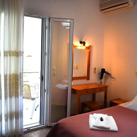 Kostas Apartments & Studios Agios Georgios Pagon Buitenkant foto