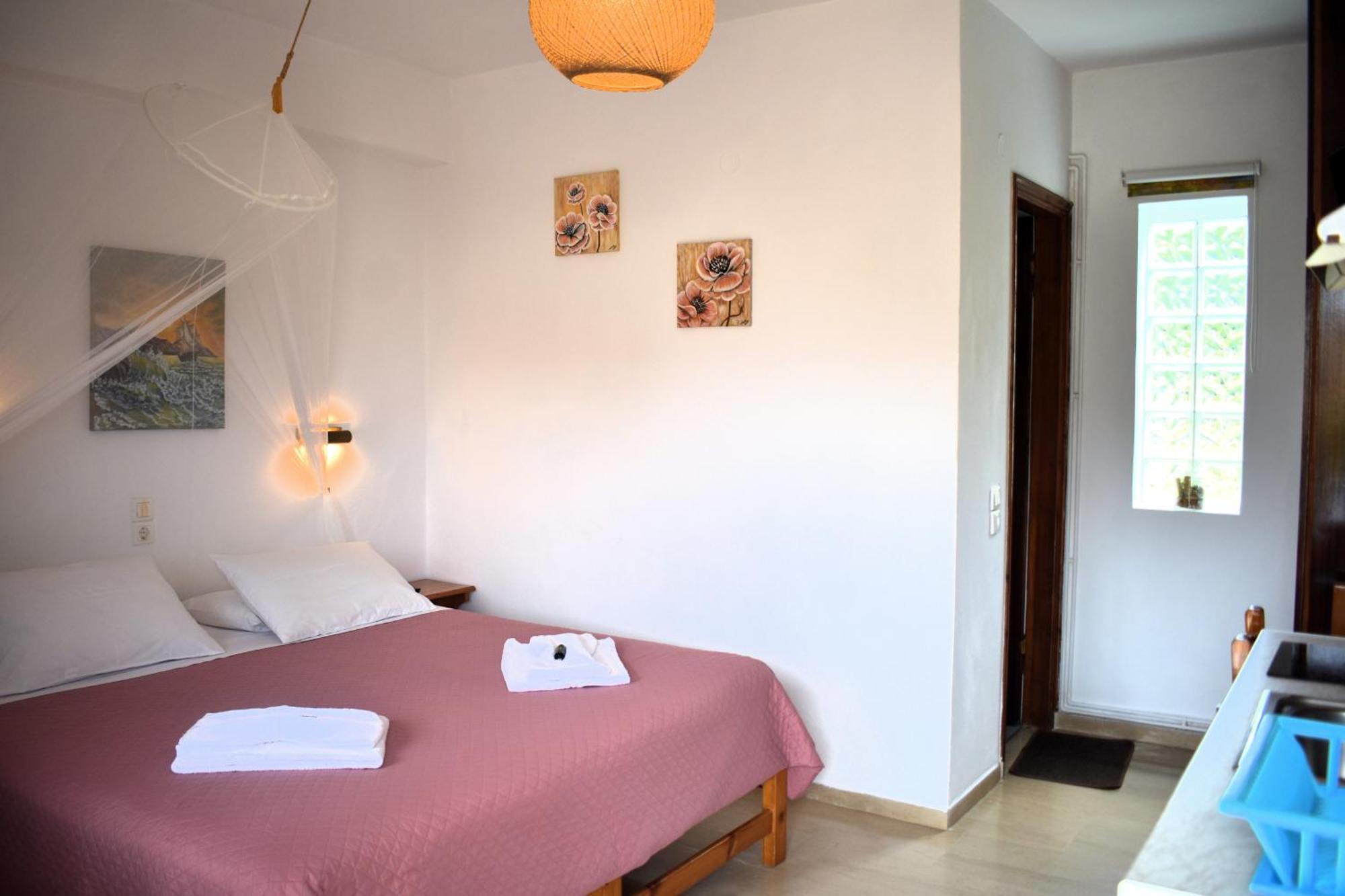 Kostas Apartments & Studios Agios Georgios Pagon Buitenkant foto