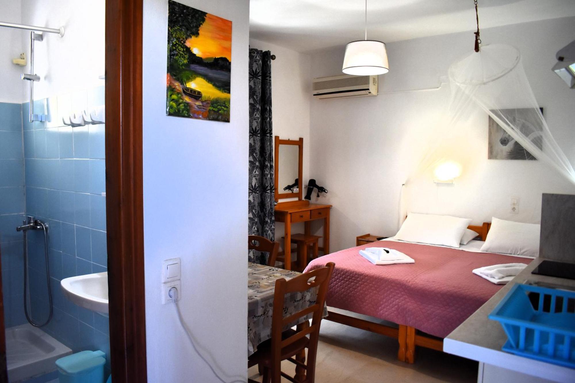Kostas Apartments & Studios Agios Georgios Pagon Buitenkant foto