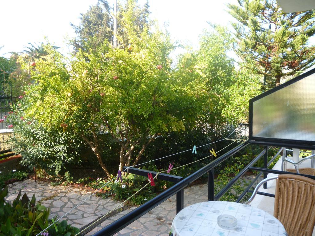 Kostas Apartments & Studios Agios Georgios Pagon Buitenkant foto