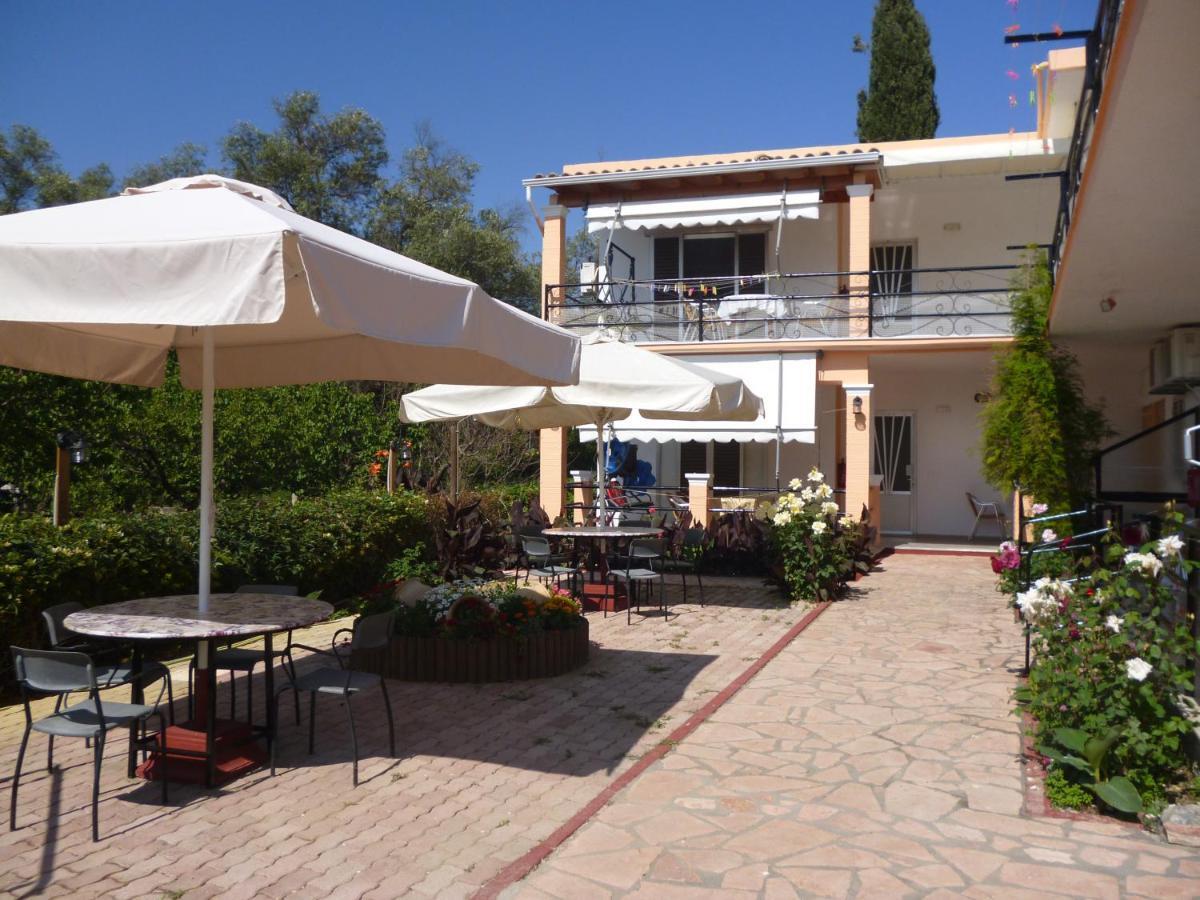 Kostas Apartments & Studios Agios Georgios Pagon Buitenkant foto