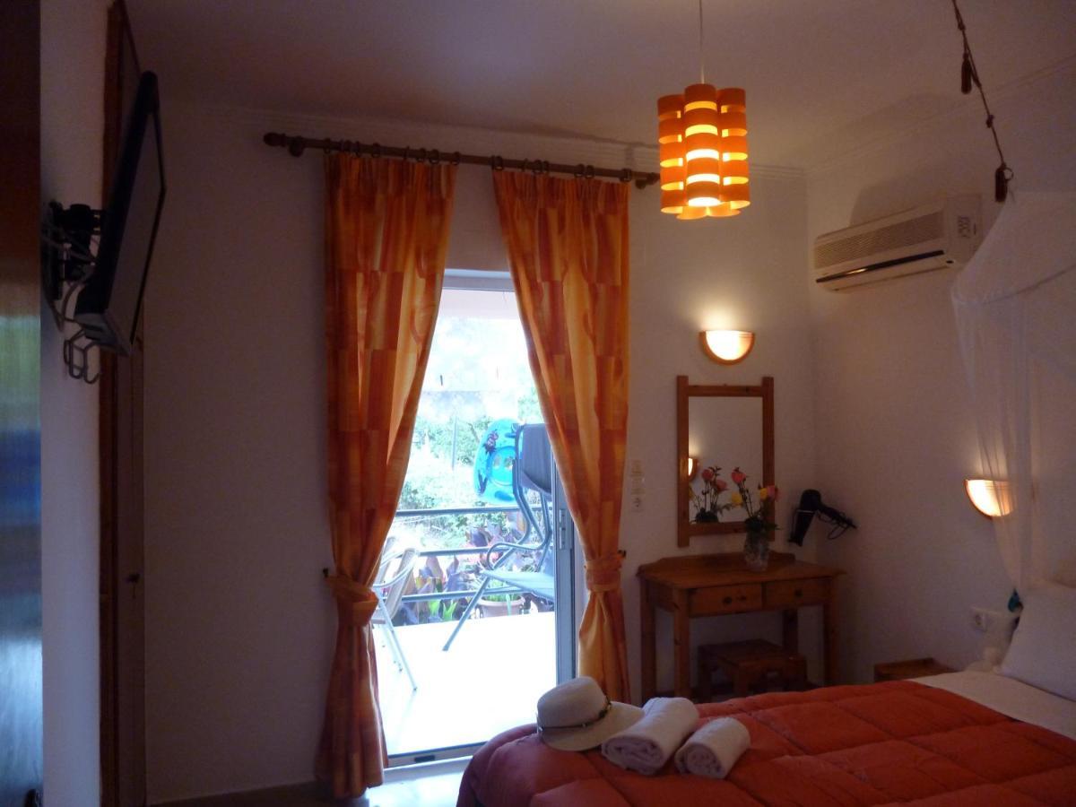 Kostas Apartments & Studios Agios Georgios Pagon Buitenkant foto