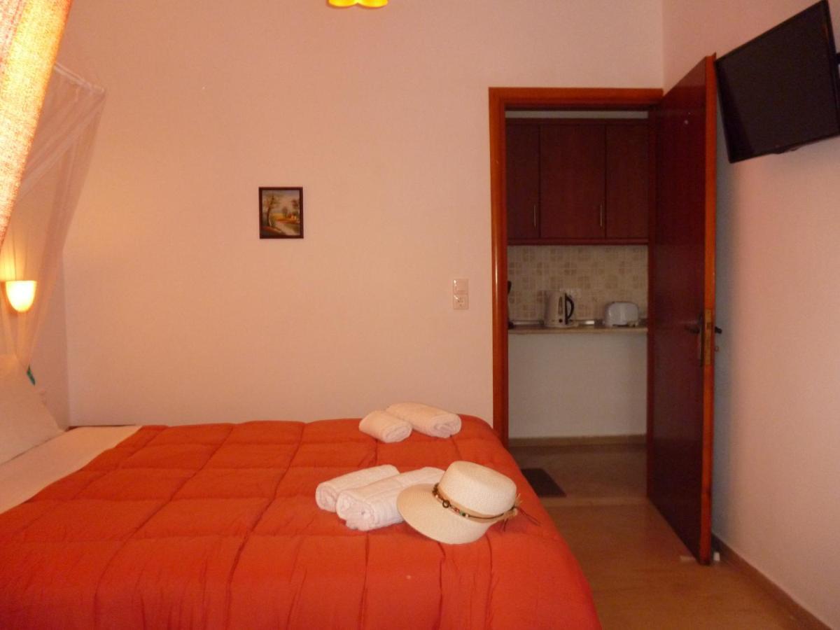 Kostas Apartments & Studios Agios Georgios Pagon Buitenkant foto