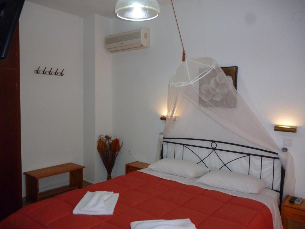 Kostas Apartments & Studios Agios Georgios Pagon Buitenkant foto