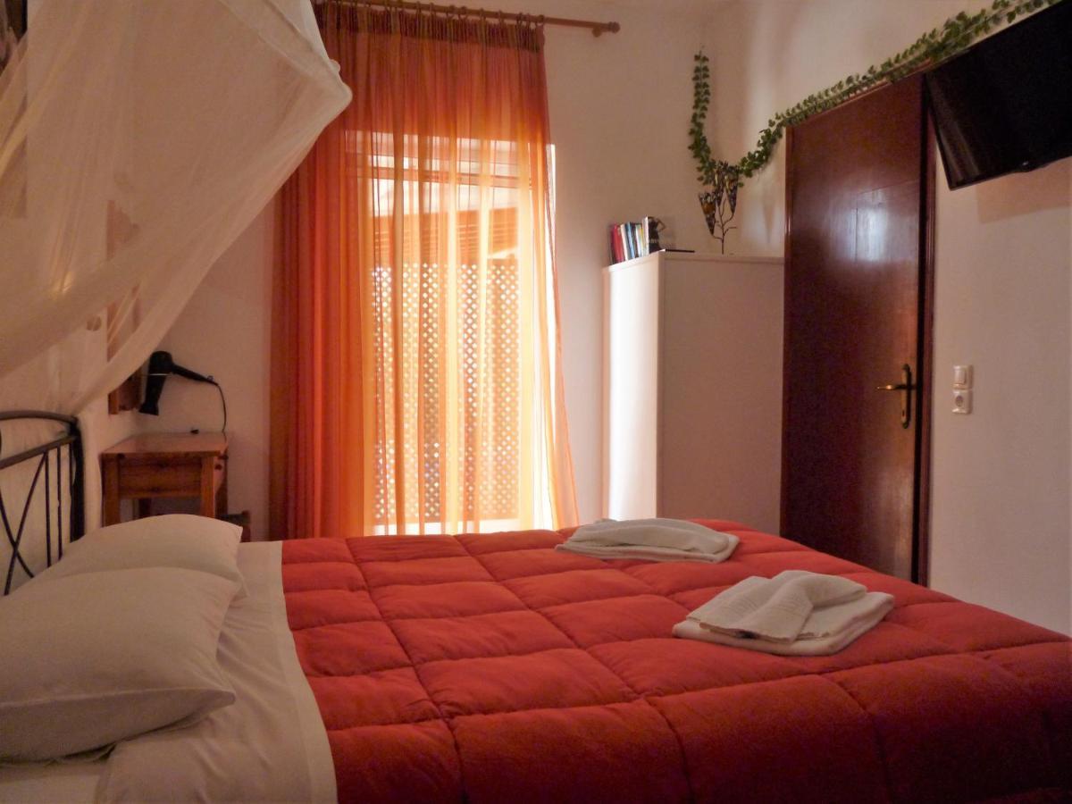 Kostas Apartments & Studios Agios Georgios Pagon Buitenkant foto