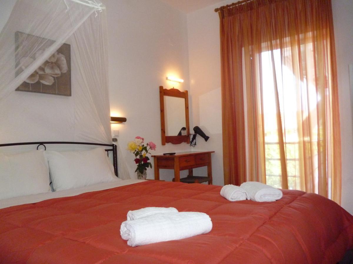 Kostas Apartments & Studios Agios Georgios Pagon Buitenkant foto