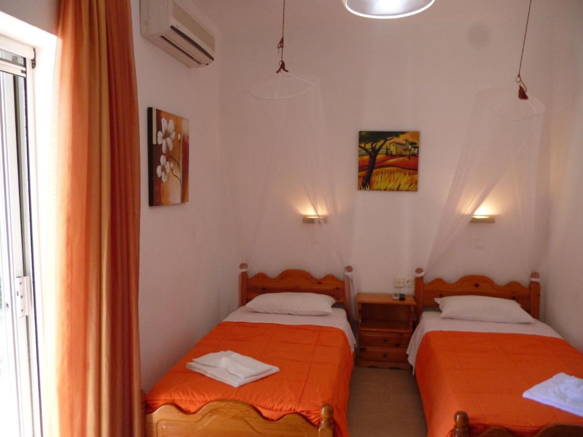 Kostas Apartments & Studios Agios Georgios Pagon Buitenkant foto