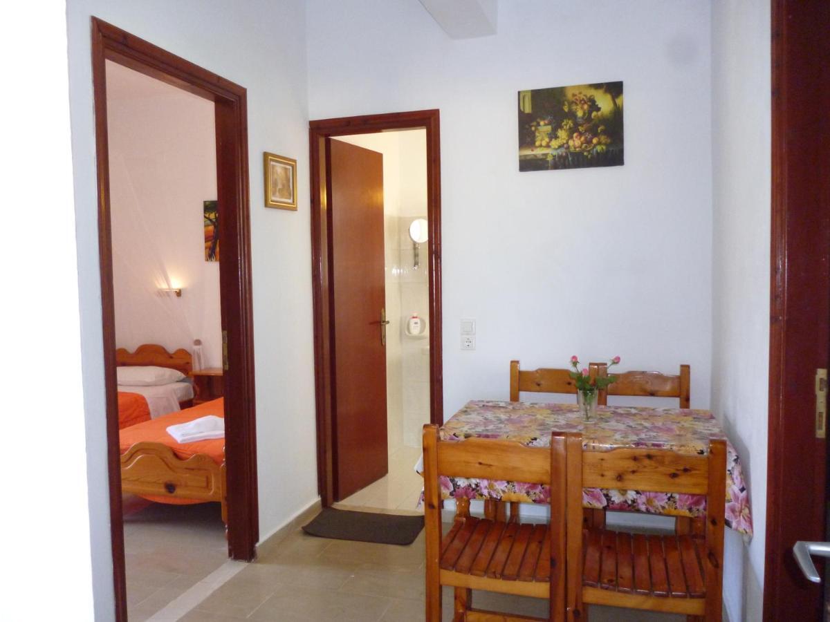 Kostas Apartments & Studios Agios Georgios Pagon Buitenkant foto