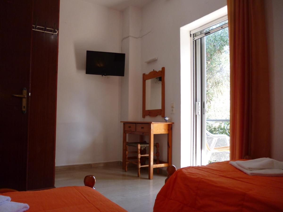 Kostas Apartments & Studios Agios Georgios Pagon Buitenkant foto