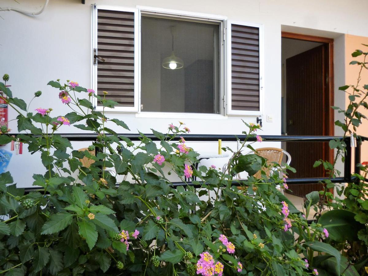 Kostas Apartments & Studios Agios Georgios Pagon Buitenkant foto