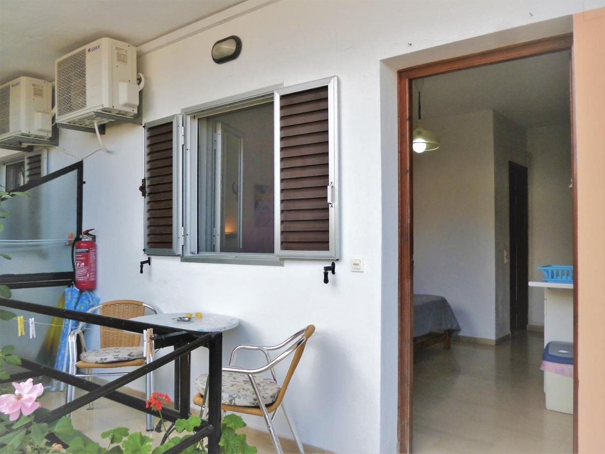 Kostas Apartments & Studios Agios Georgios Pagon Buitenkant foto