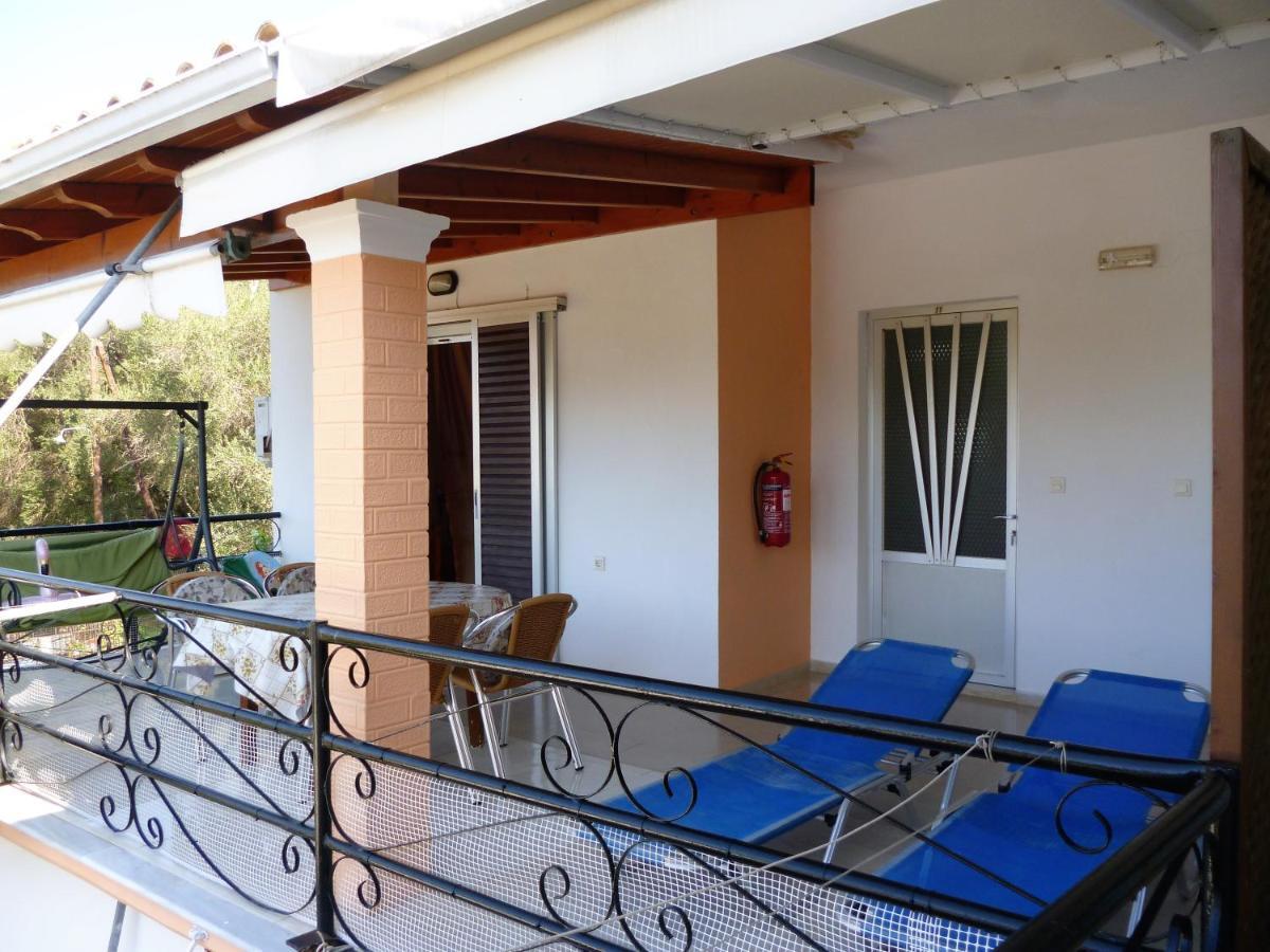 Kostas Apartments & Studios Agios Georgios Pagon Buitenkant foto